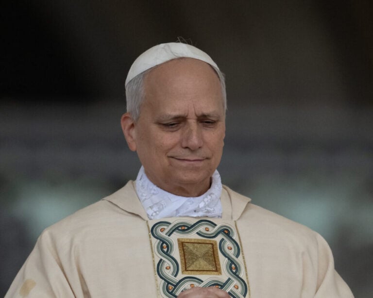 Pope Leo Praying