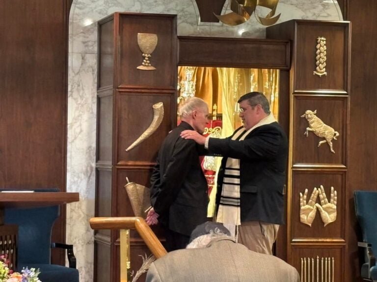 Rabbi blesses Catholic bishop