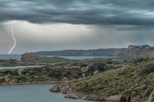 Foreboding storm and lightning boldt.