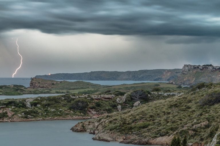 Foreboding storm and lightning boldt.